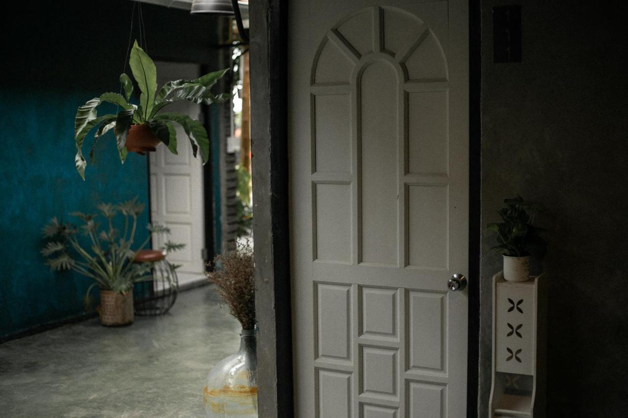 Baannokhook Home&Cafe Сураттхани Экстерьер фото
